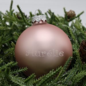 Boule de Noël rose poudrée